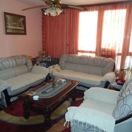 Private Room In A Shared Apartment In The Center Of بار المظهر الخارجي الصورة