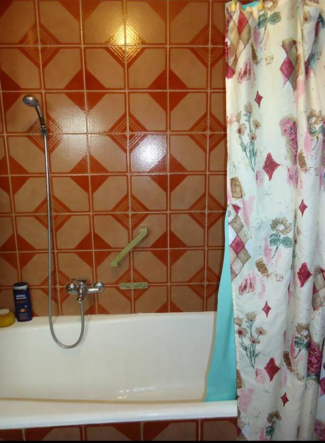 Private Room In A Shared Apartment In The Center Of بار المظهر الخارجي الصورة